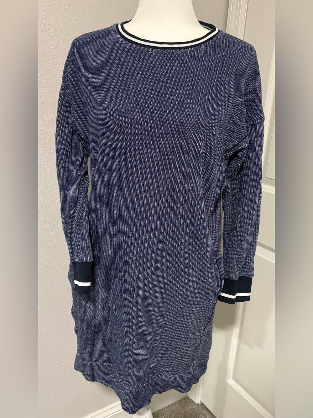 Vineyard Vines Women’s Size Small Navy Sweater Dress with Contrast Cuffs